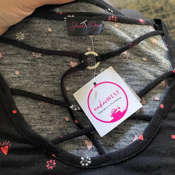 🆕 Black Flower and Heart Long Sleeve Top w/ Strappy Neck Design - Size M - Picture 8 of 8